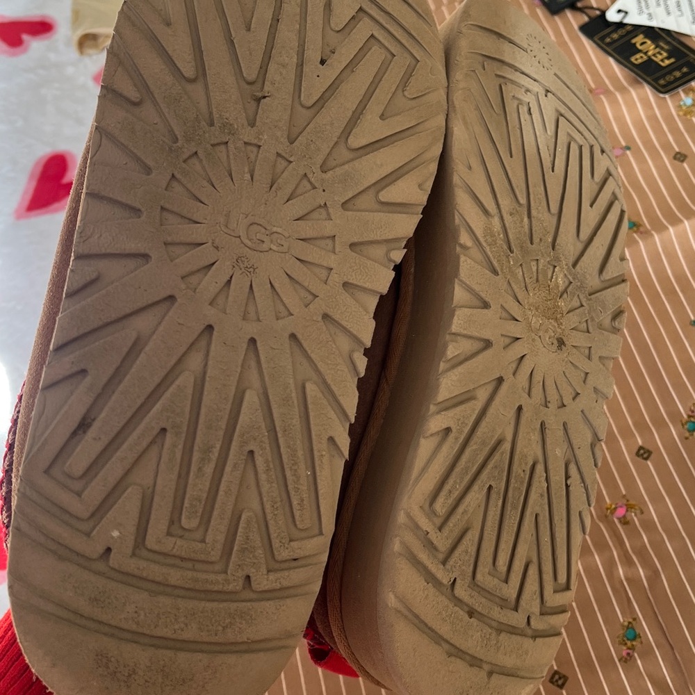 UGG Men's Tan Indoor Outdoor Slippers with Red Accent - Picture 6 of 7